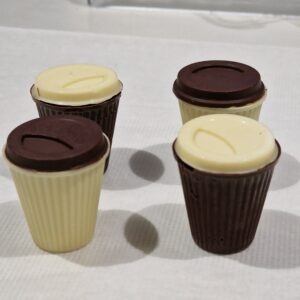 Sokolaadist desserdi, pralineetopsid.