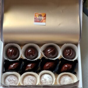 Oabika  šokolaadikommid nagu merevaik, ( kakao oa kuld ). 12 kommi.