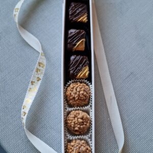 Kommikarp 6 suure kommiga.