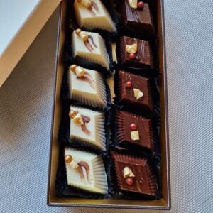 Kommikarp 10 suure kommiga