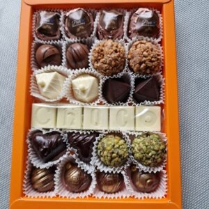 Oranz kommikarp valge choco.