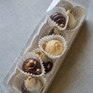 Kommikarp kuused + ehted.