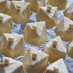 Valge Amaretto komm.